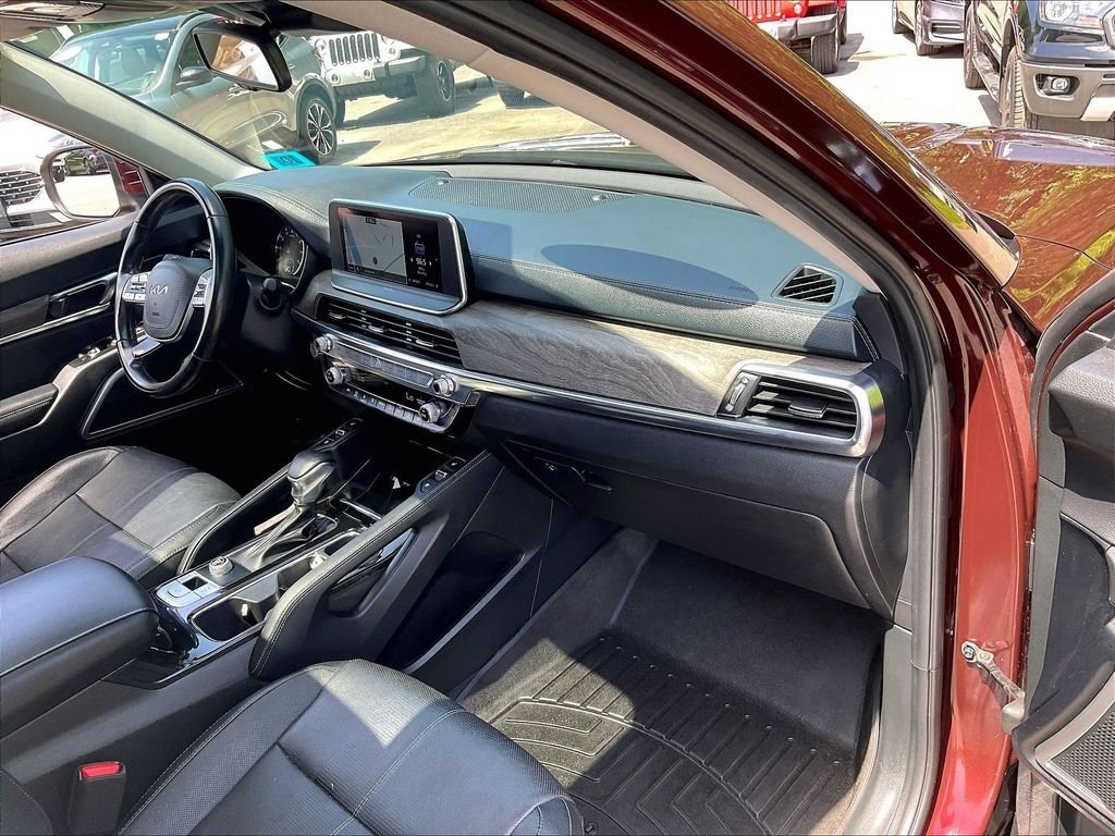 Used 2022 Purple Kia EX image 14
