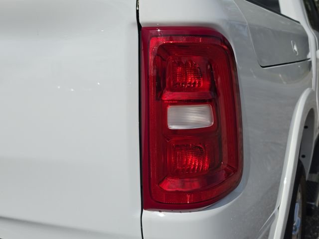 New 2026 Bright White Clear-Coat Exterior Paint RAM Big Horn/Lone Star image 8