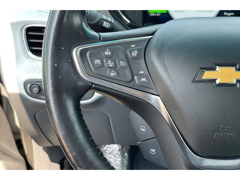 Used 2017 Silver Ice Metallic Chevrolet Premier image 34