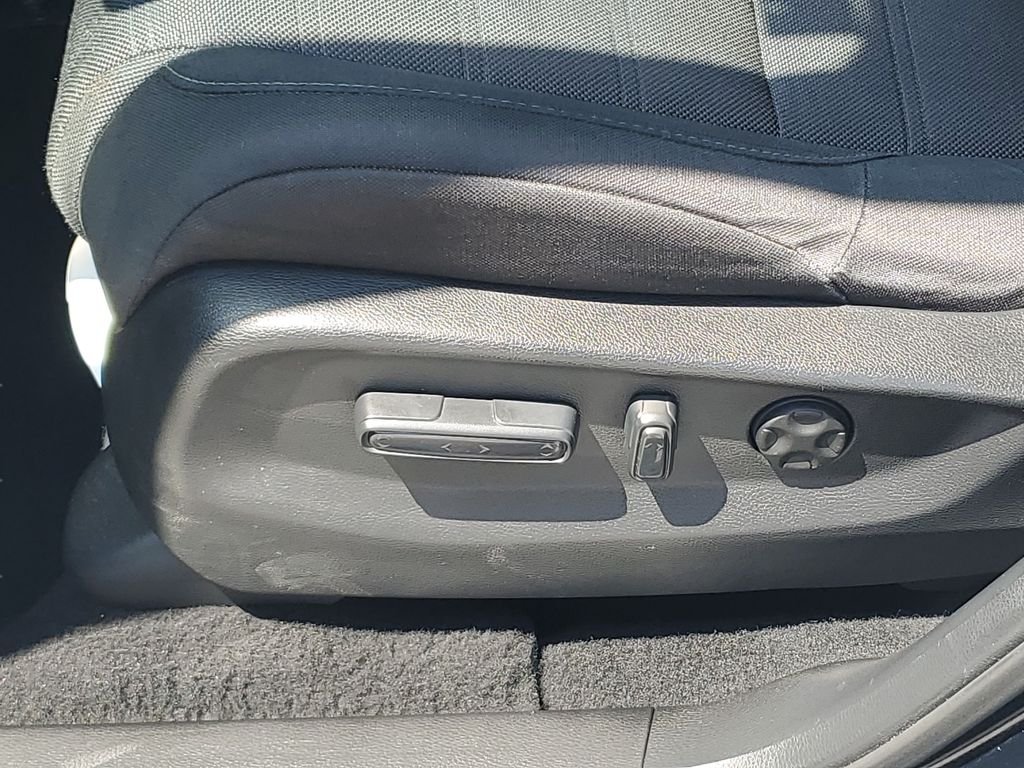 Used 2020 Black Honda EX image 17