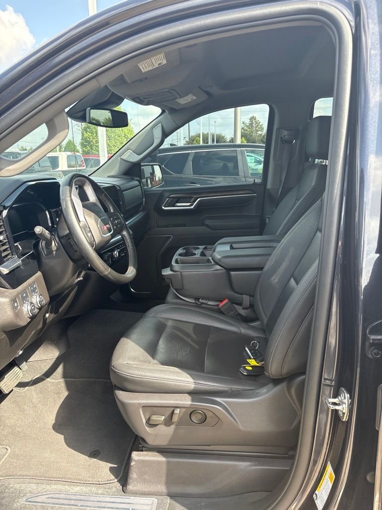 Used 2025 Silver GMC SLT image 3
