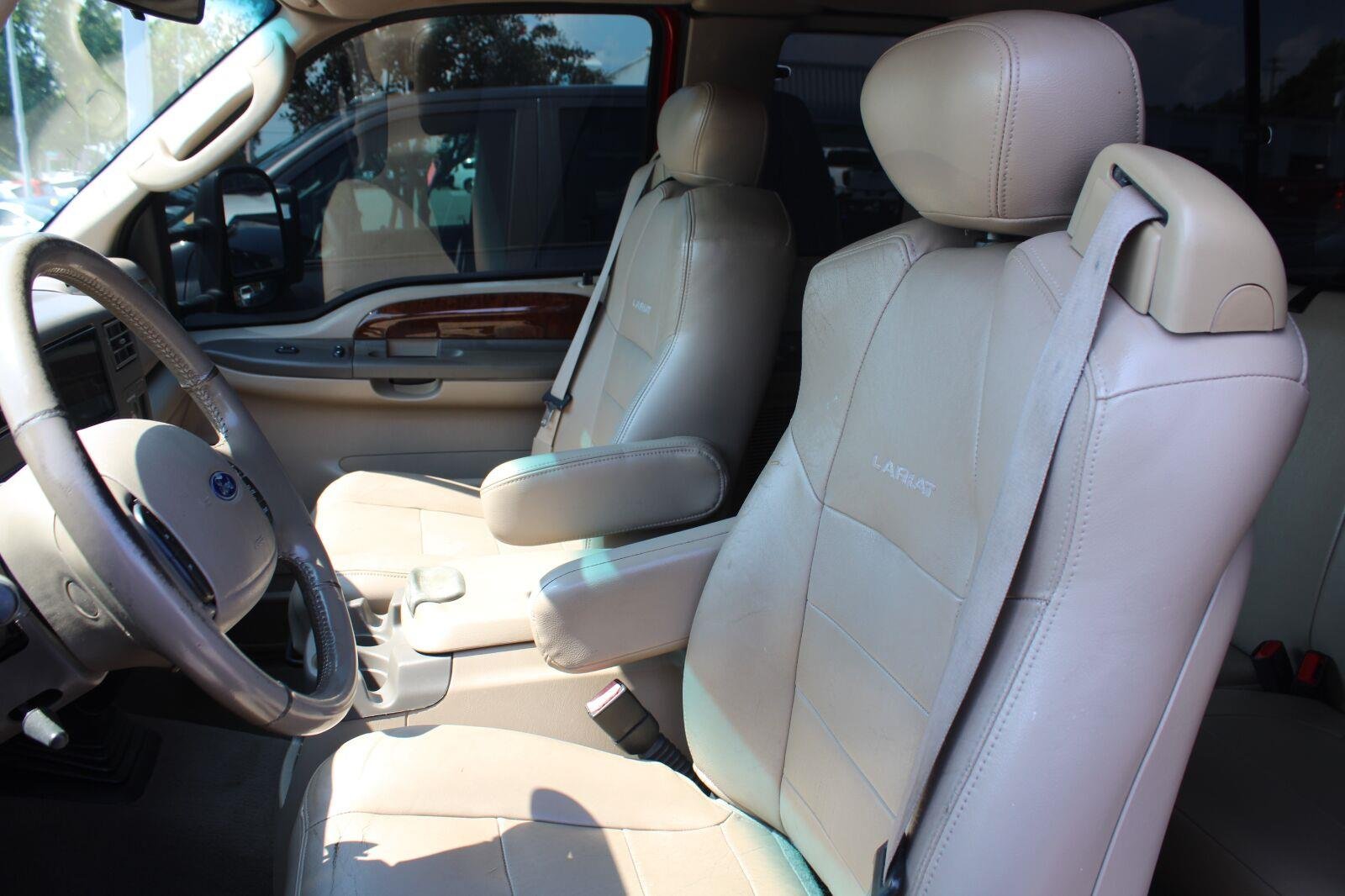 Used 2003  Ford Lariat image 8