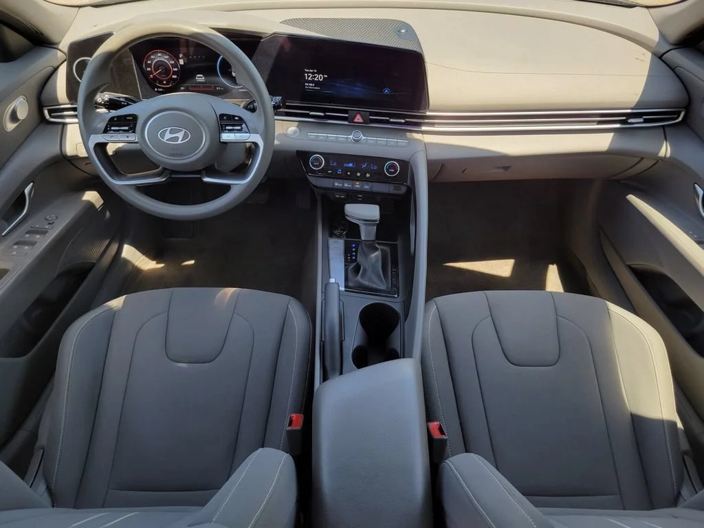 Used 2024 Black Hyundai SEL image 15