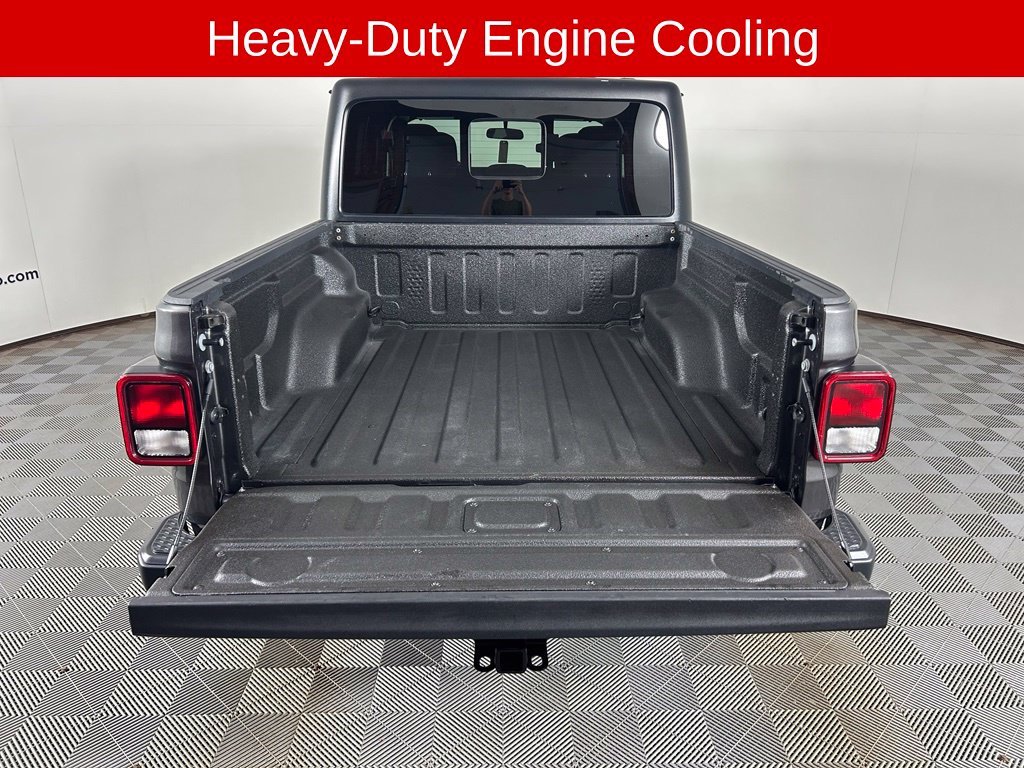 Used 2023 Gray Jeep Sport S image 19