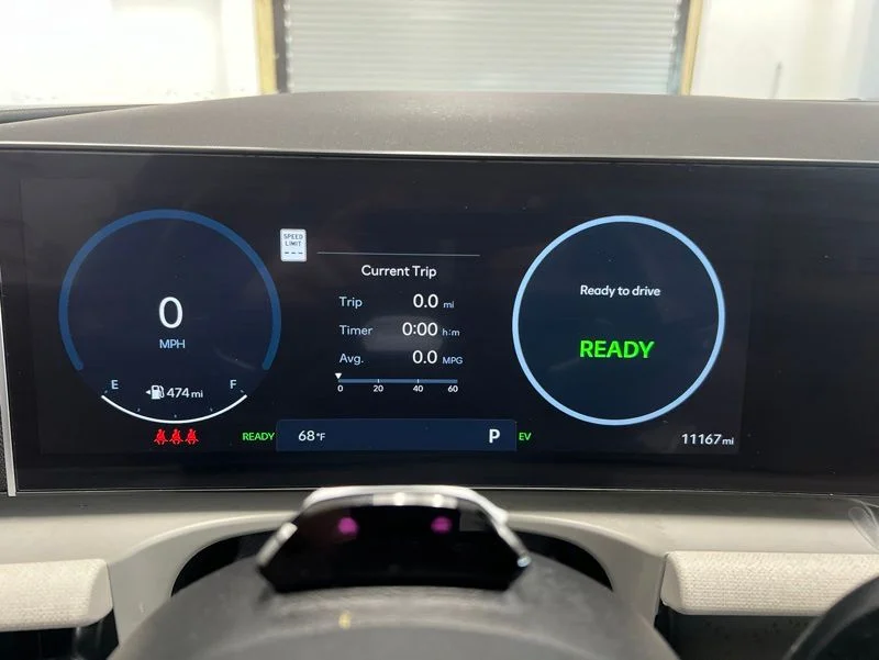 Used 2025 Gray Hyundai SEL Convenience image 21