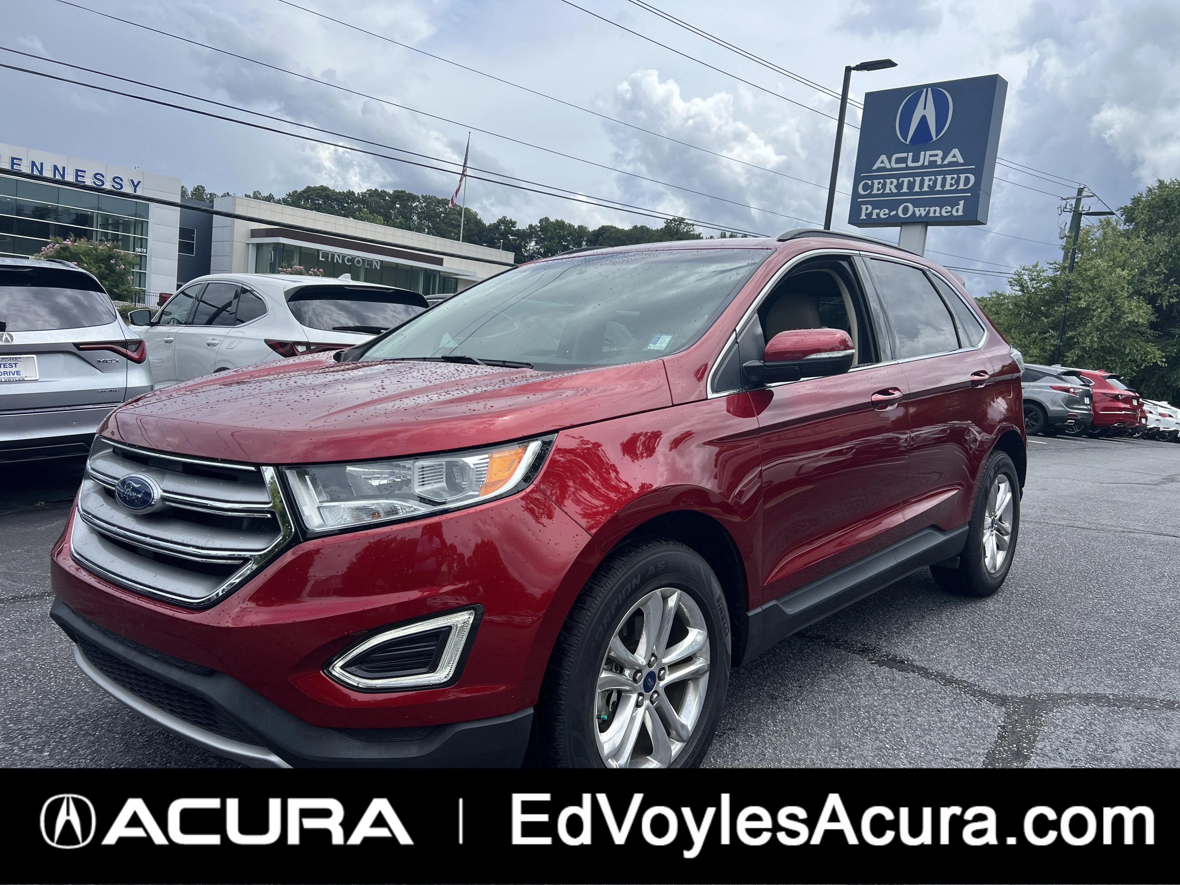 Used 2017  Ford SEL image 1
