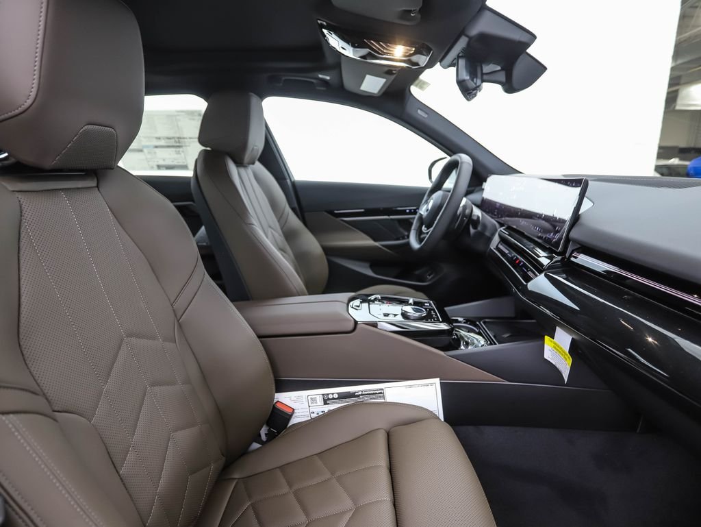 2026 BMW 5 Series 530i - Photo 32