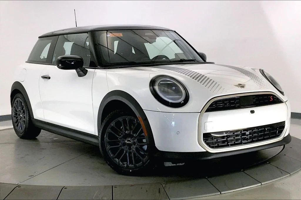 2026 MINI Hardtop Cooper S's photo