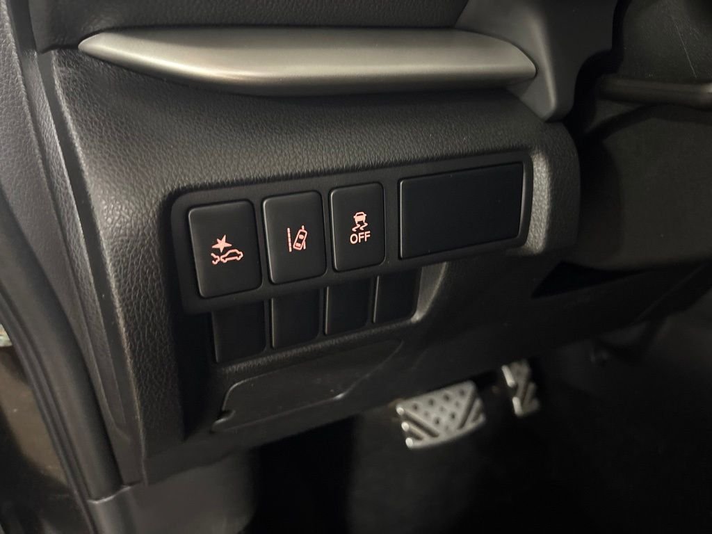 Used 2022 Black Mitsubishi LE image 13