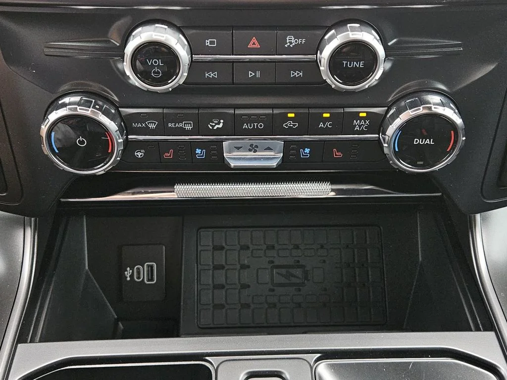 New 2026 Oxford White Ford Lariat® image 15