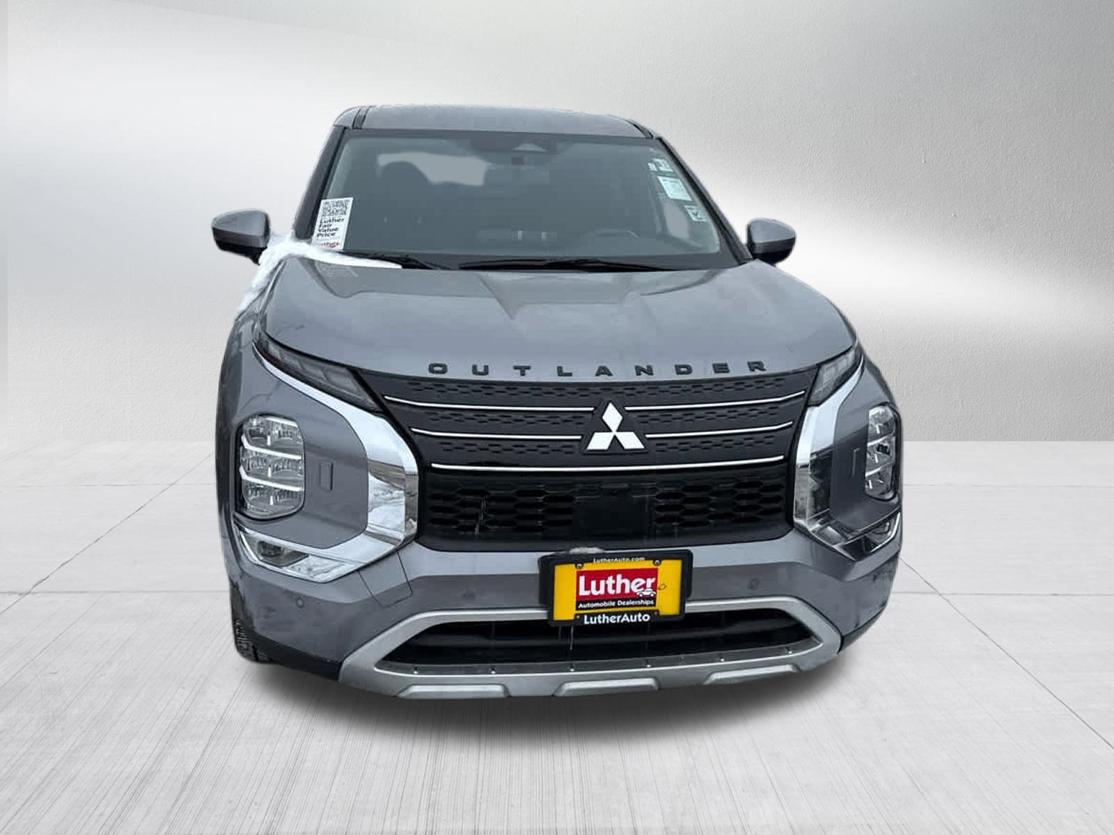 Used 2022 Mitsubishi Outlander SE with VIN JA4J4UA88NZ032017 for sale in Brooklyn Center, Minnesota