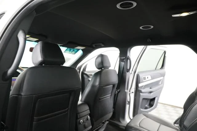Used 2017 White Ford XLT image 22