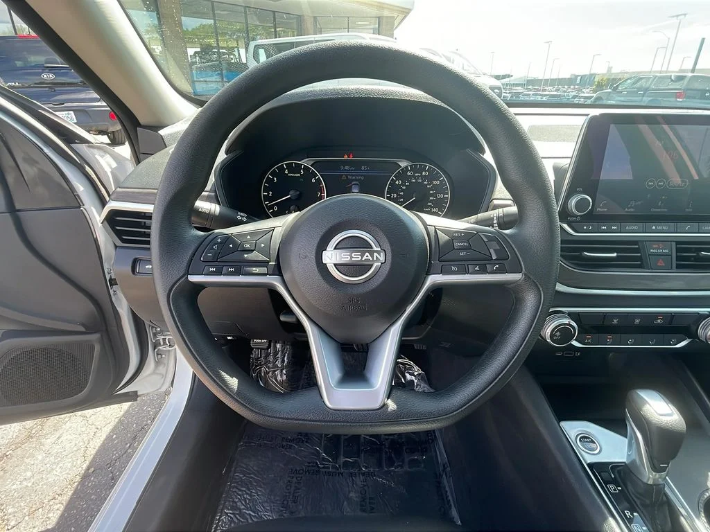 2025 Nissan Altima SV - Photo 15