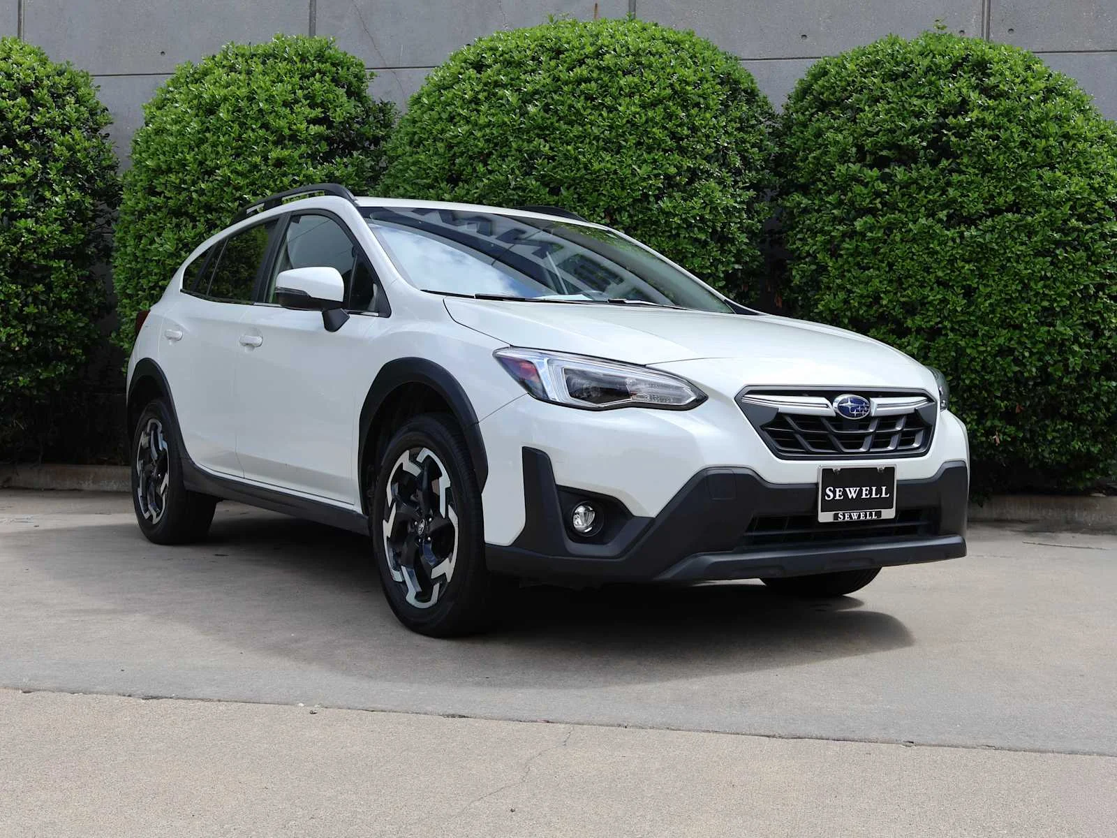 Used 2021 Crystal White Pearl Subaru Limited image 3
