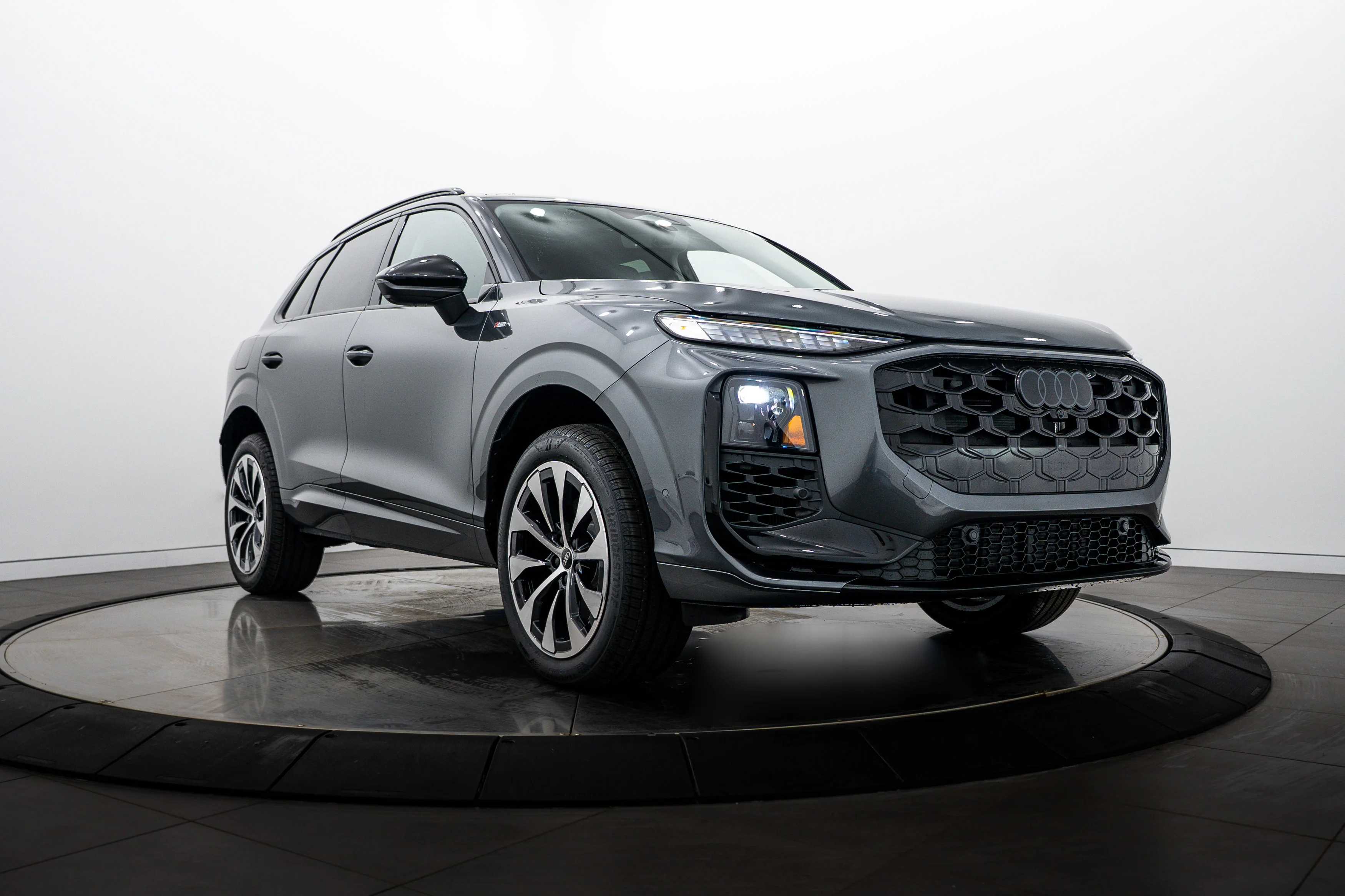 2026 Audi Q3 S line quattro's photo