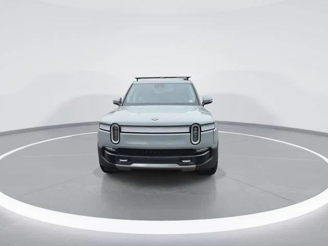 Used 2022  Rivian Adventure image 3
