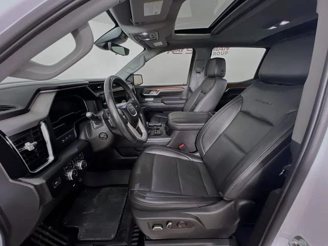 Used 2023 White GMC Denali image 10