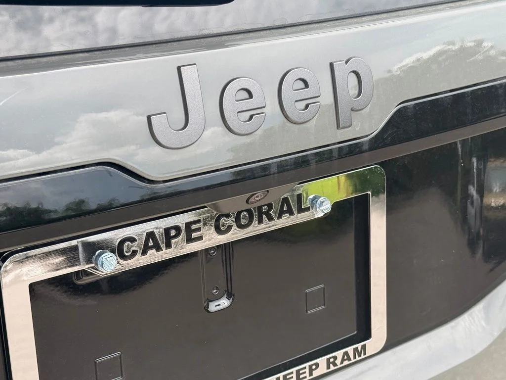 New 2026 Sting-Gray Clear-Coat Exterior Paint Jeep Overland image 34