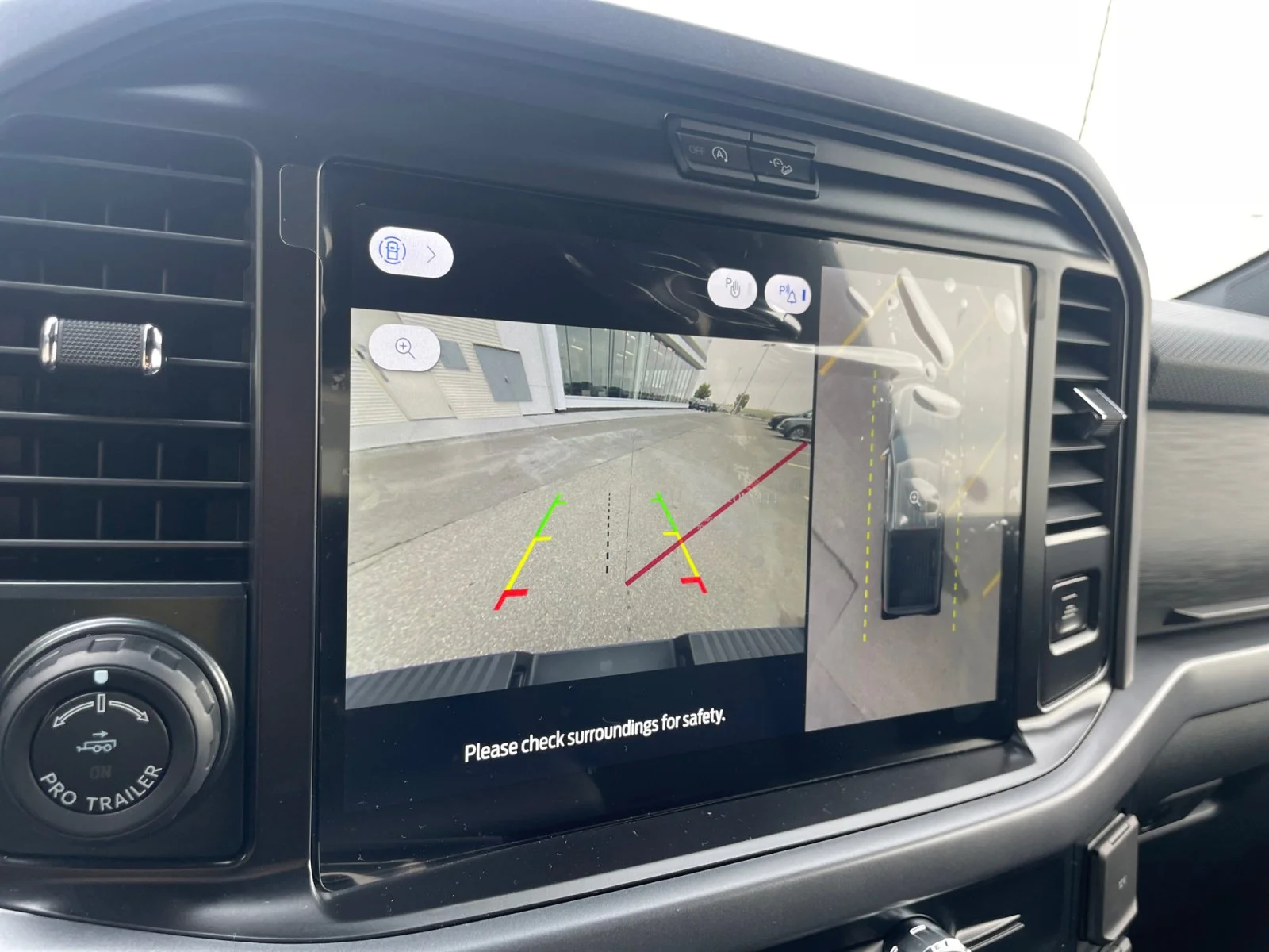 New 2026 Oxford White Ford XLT image 25