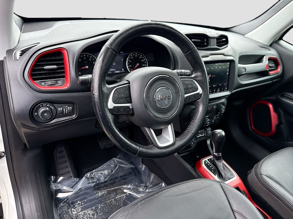 Certified Used 2019 Alpine White Clearcoat Jeep Trailhawk image 9