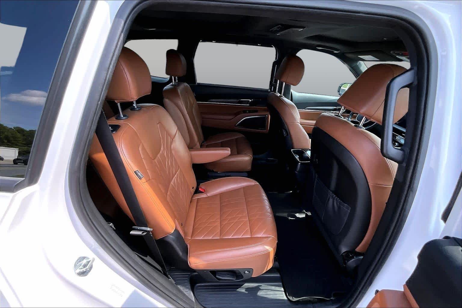 Used 2024 Glacial White Pearl Kia SX Prestige X-Pro image 19