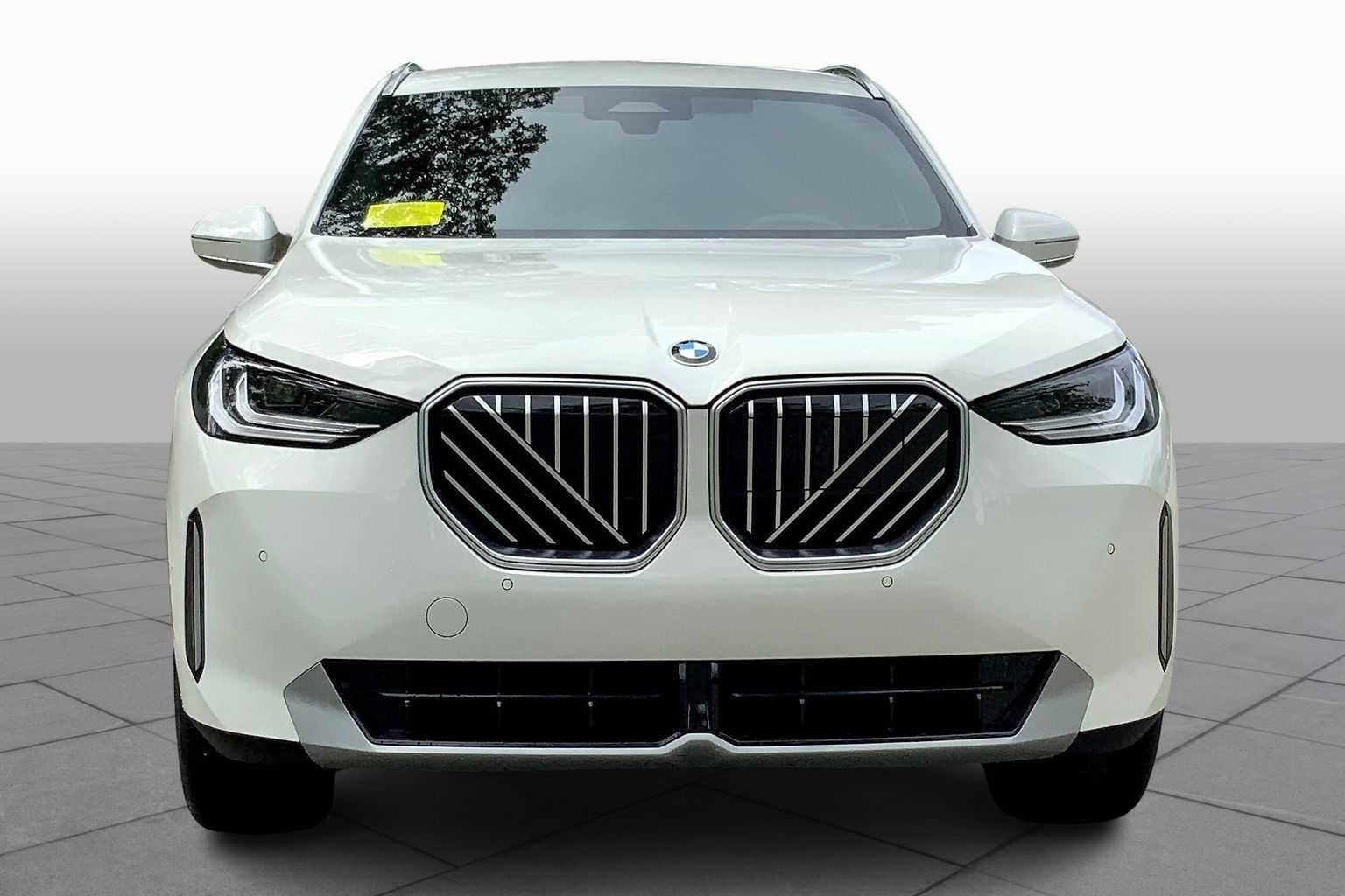 Used 2026 Alpine White BMW 30 xDrive image 3