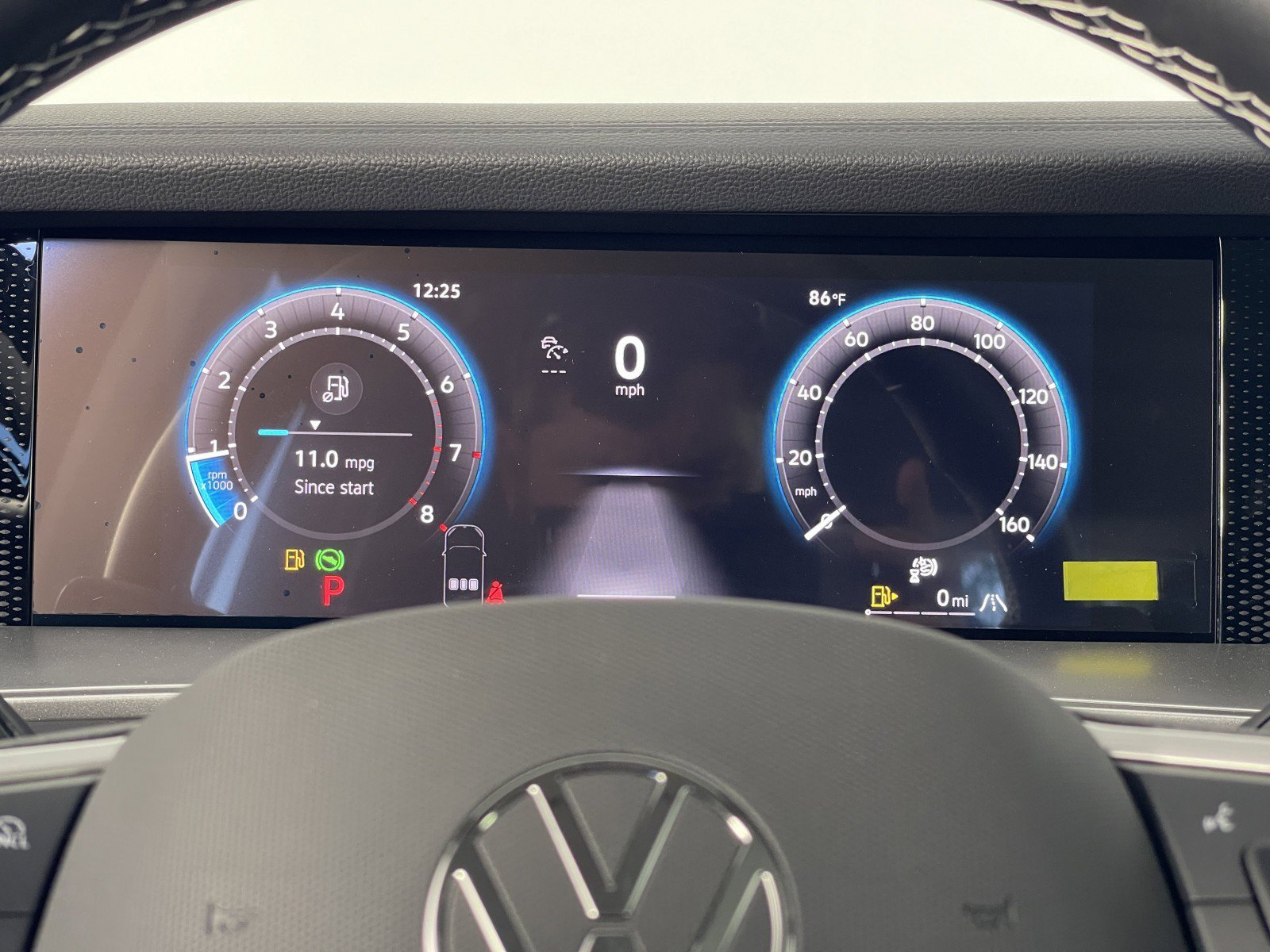 2025 Volkswagen Tiguan SE - Photo 24