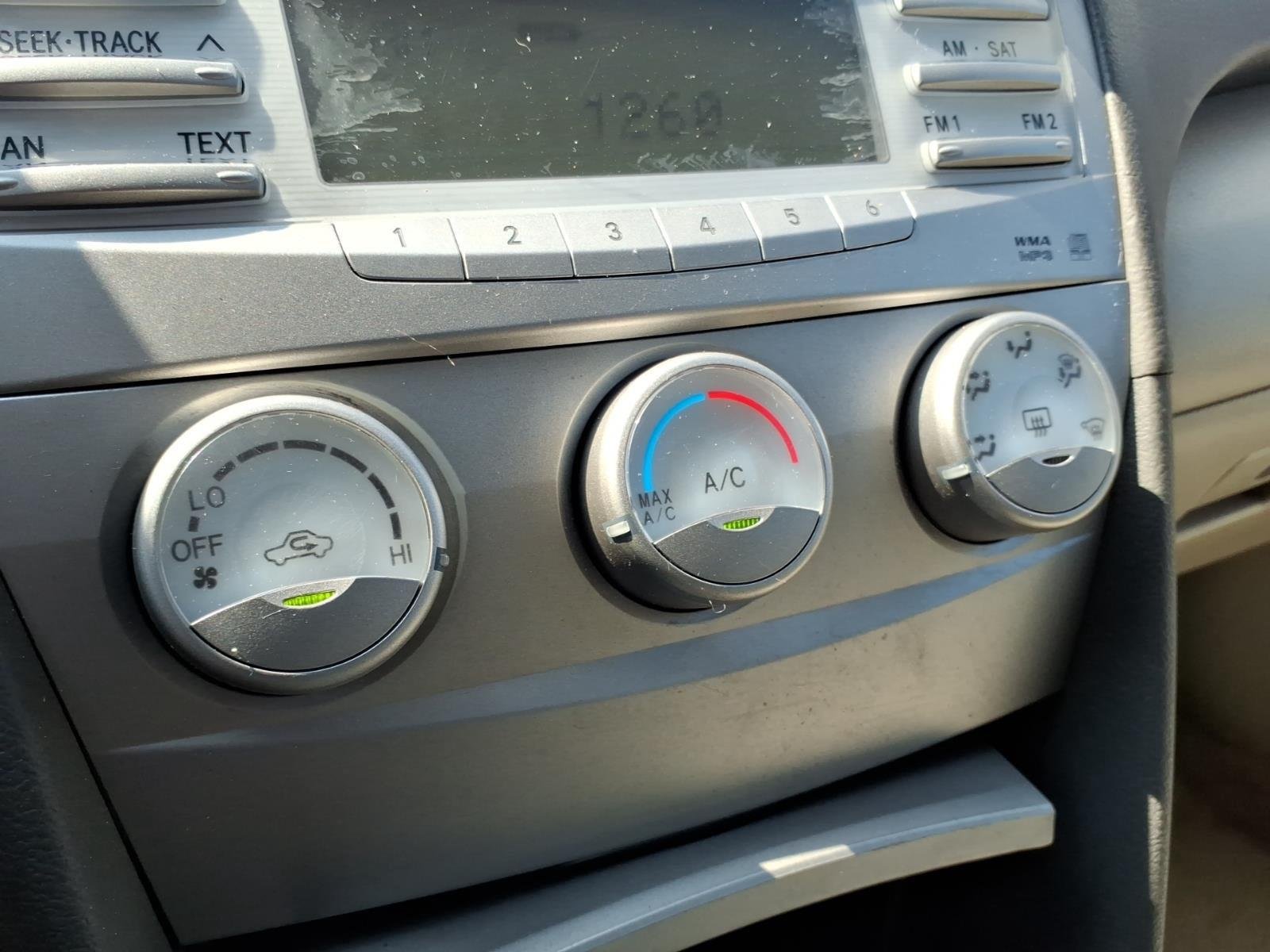 Used 2010  Toyota LE image 24