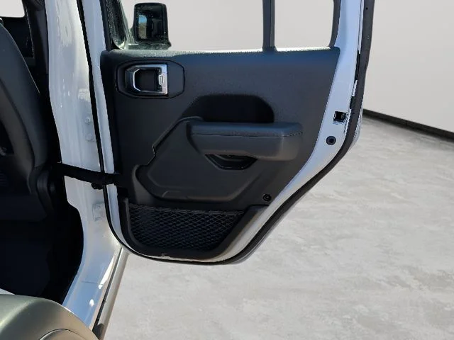 Used 2025 White Jeep Rubicon image 36