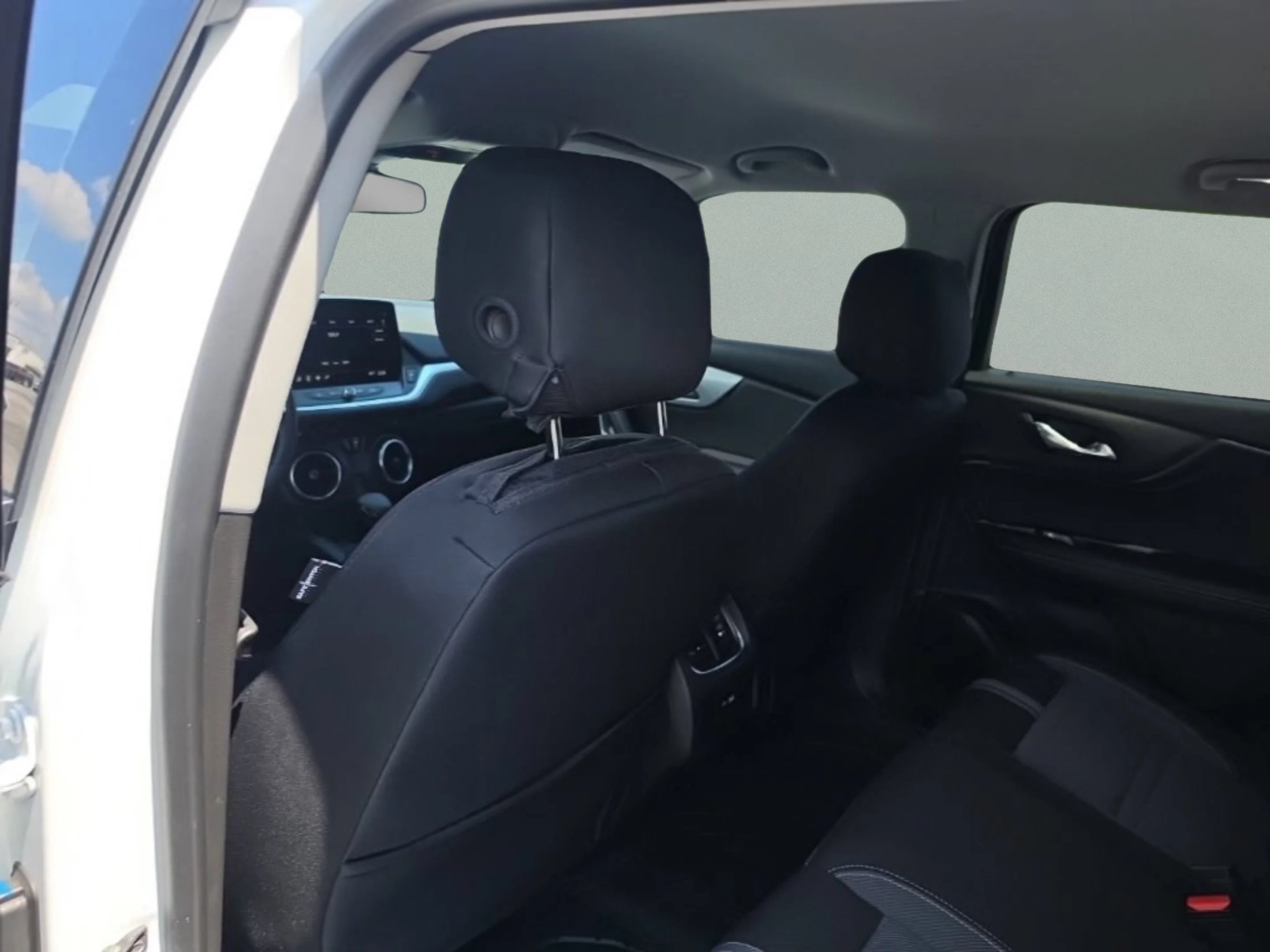 Used 2024 Summit White Chevrolet 2LT image 27