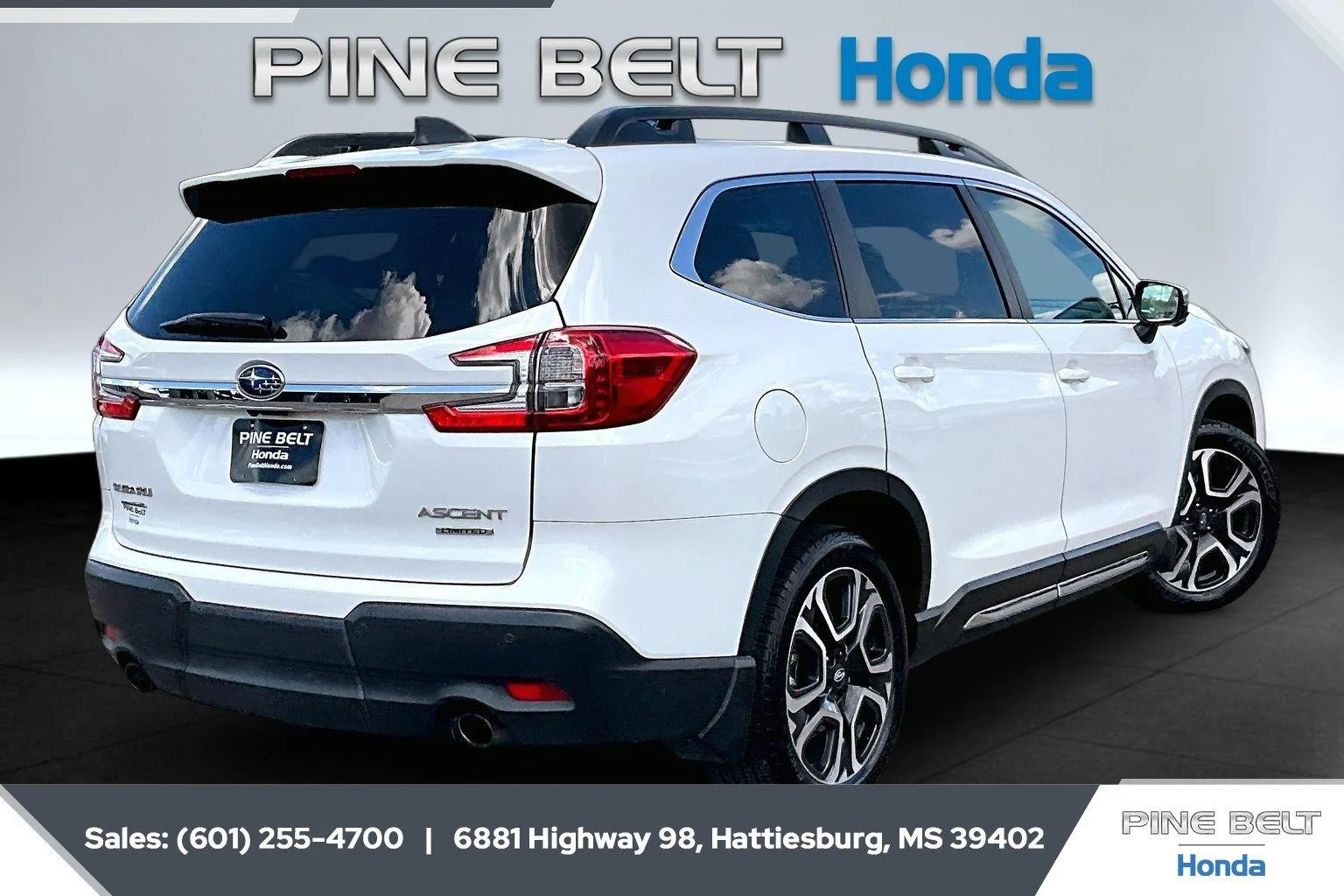 Used 2023 Crystal White Pearl Subaru Limited image 11