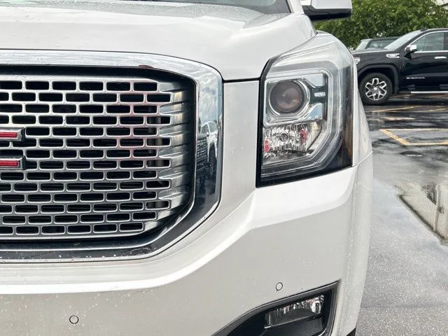 Used 2017 White Frost GMC Denali image 3