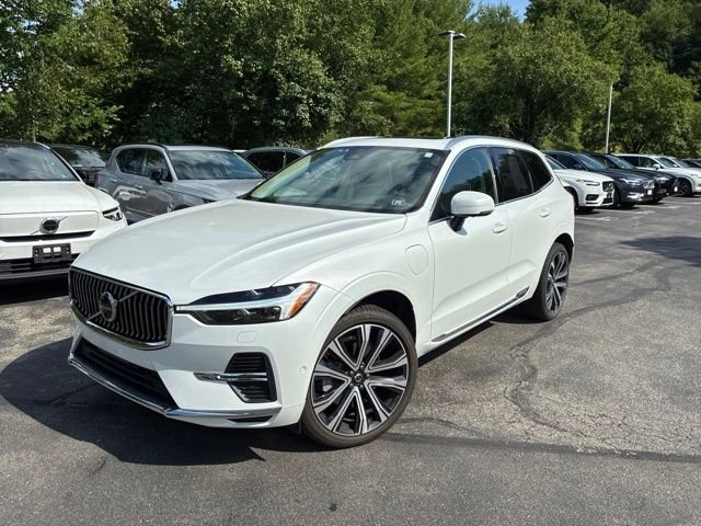 2023 Volvo XC60 T8 Ultimate Bright Theme AWD's photo