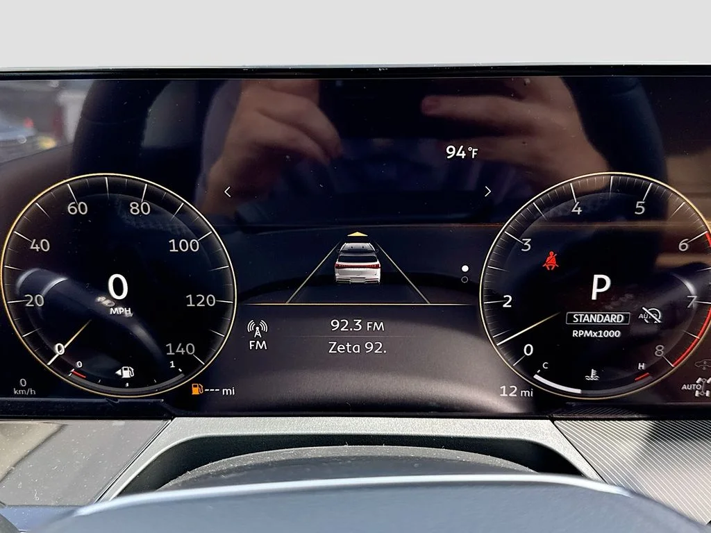New 2027 RADIANT WHITE INFINITI Luxe 4WD image 11