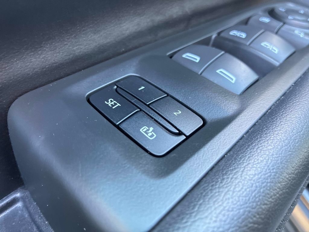 Used 2022 Black GMC SLT image 24