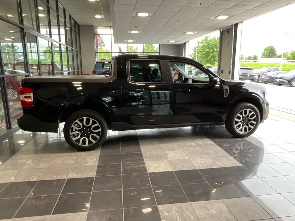 Used 2024 Black Ford Lariat image 6