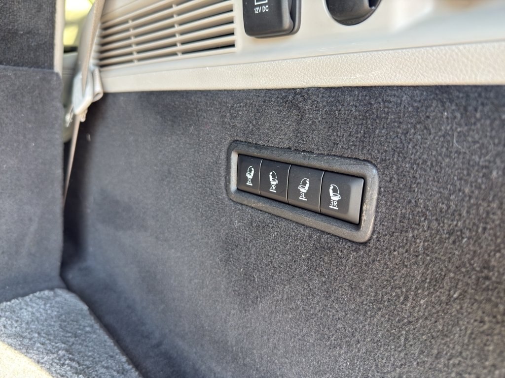 Used 2022 Bright White Clearcoat Jeep Series I image 9