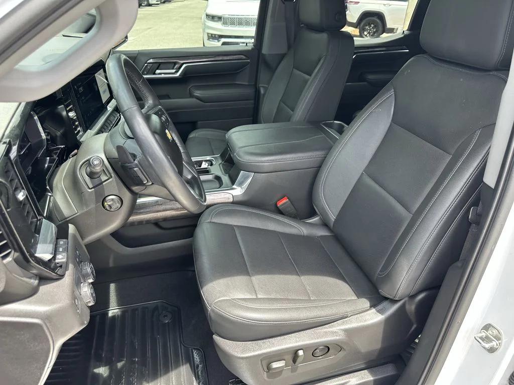 Certified Used 2023 Pearl Chevrolet LTZ image 19