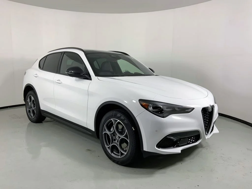 New 2025 Milano White Exterior Paint Alfa Romeo Ti image 4