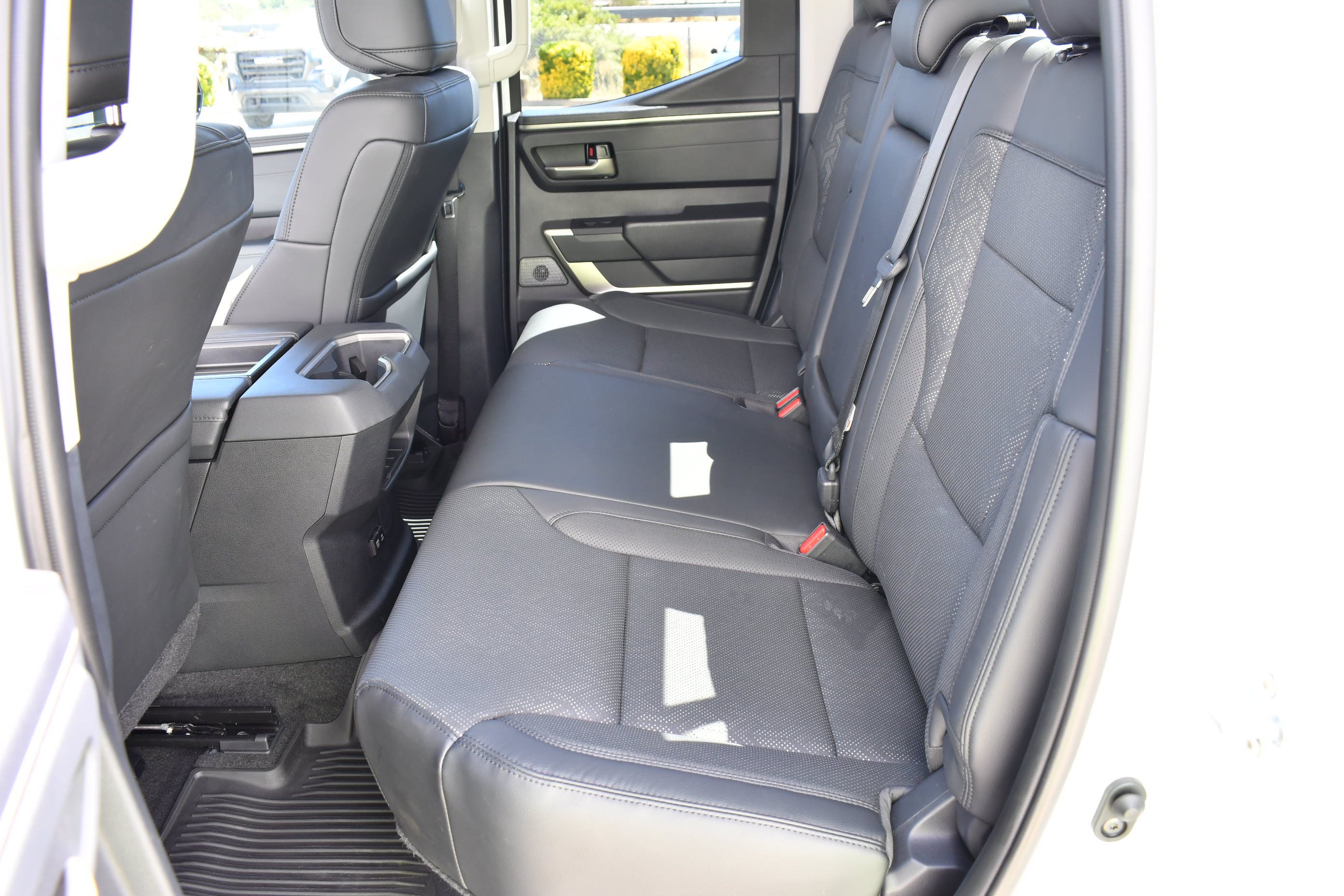 Used 2023  Toyota Limited image 22