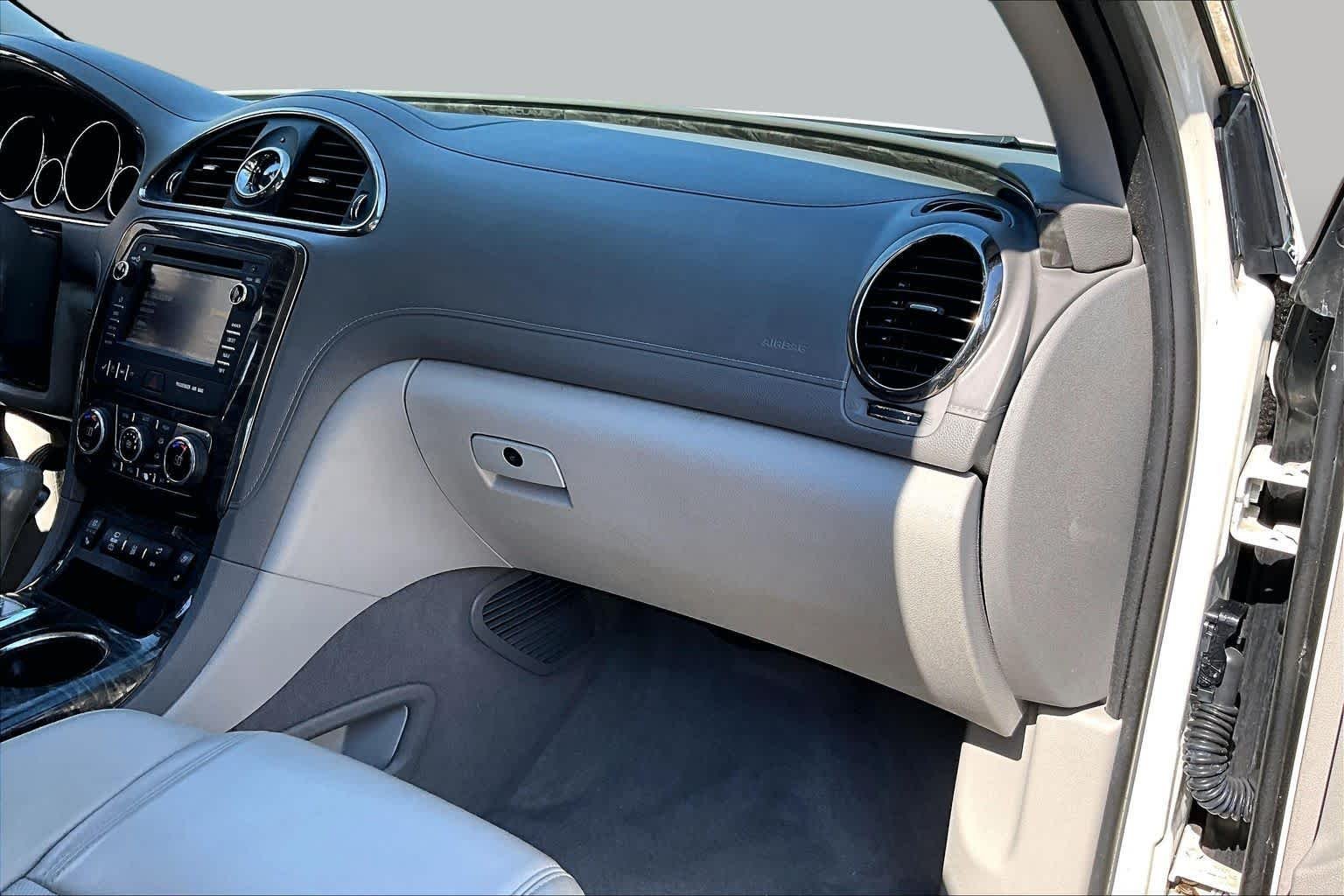 Used 2013 White Diamond Tricoat Buick Premium image 17