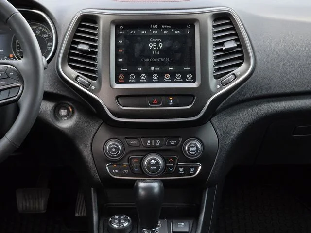 Used 2022 Bright White Clearcoat Jeep Trailhawk image 16