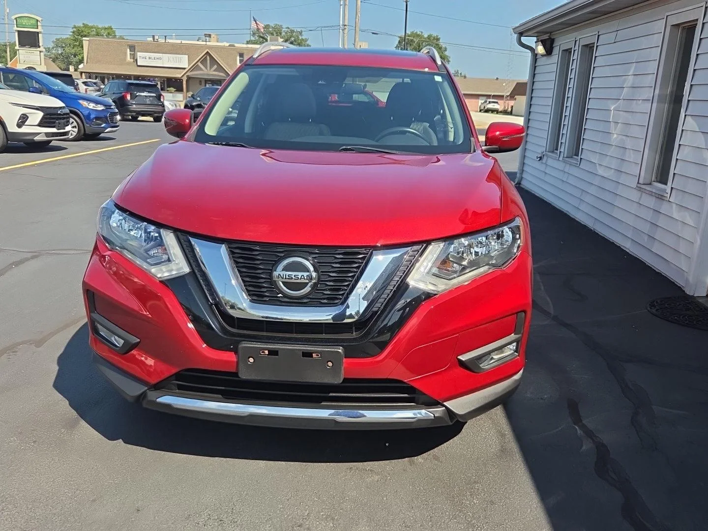 Used 2020 Red Nissan SV Intelligent AWD image 7