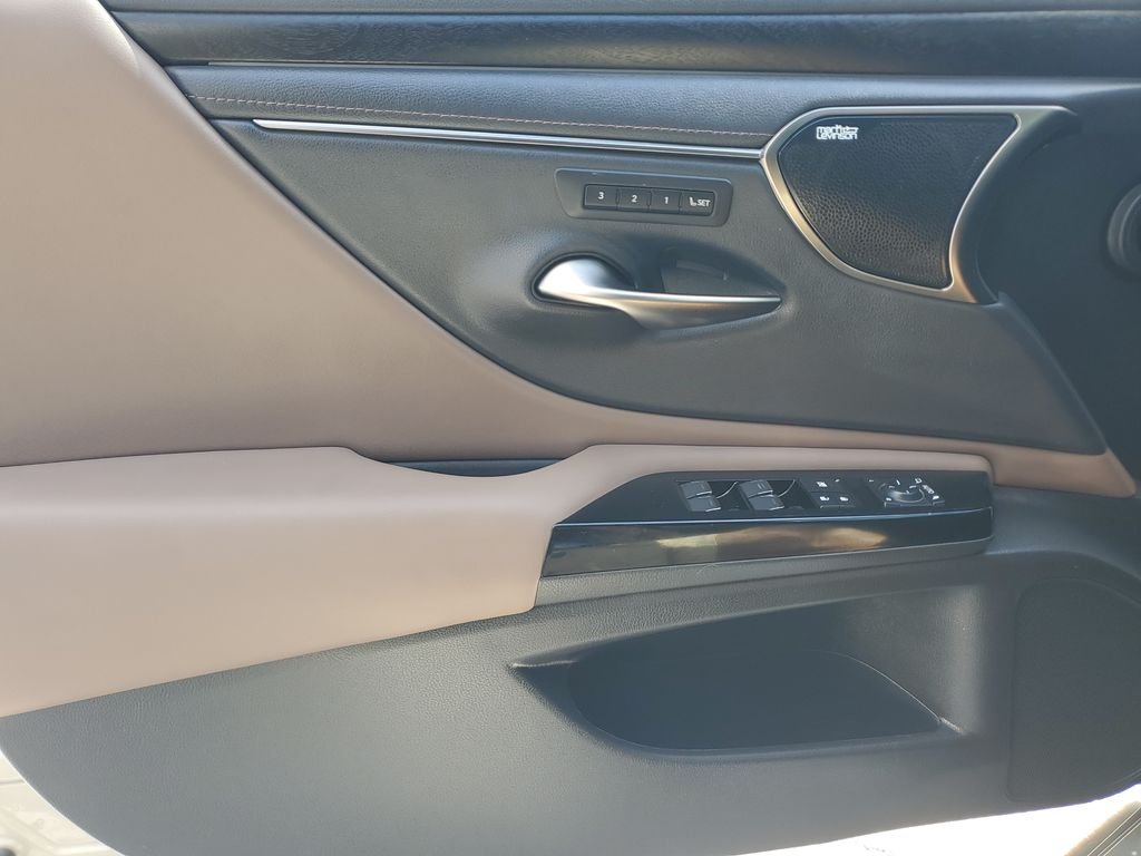 2024 Lexus ES Hybrid 300h Ultra Luxury - Photo 23