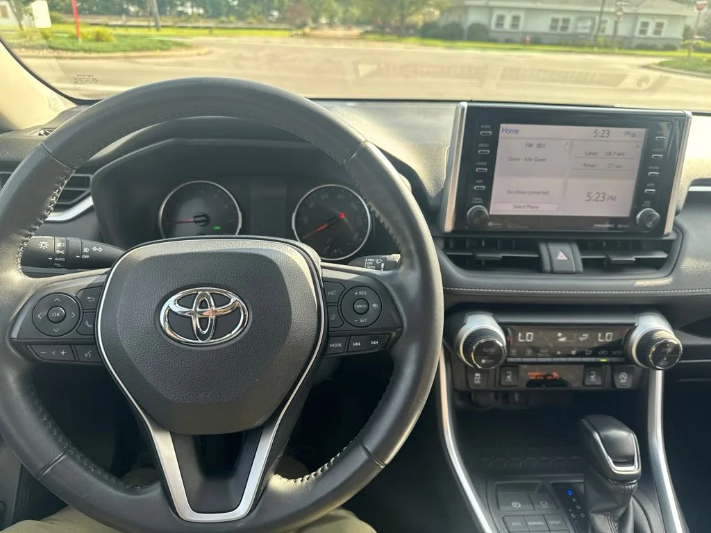 Certified Used 2020 Magnetic Gray Metallic Toyota XLE image 5