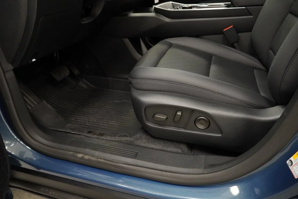 2027 Chevrolet Equinox LT - Photo 25