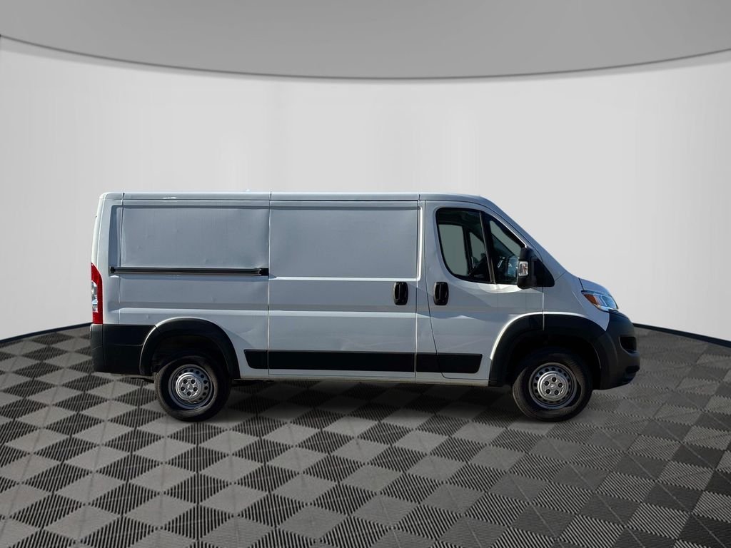Used 2025 White Ram Base image 8