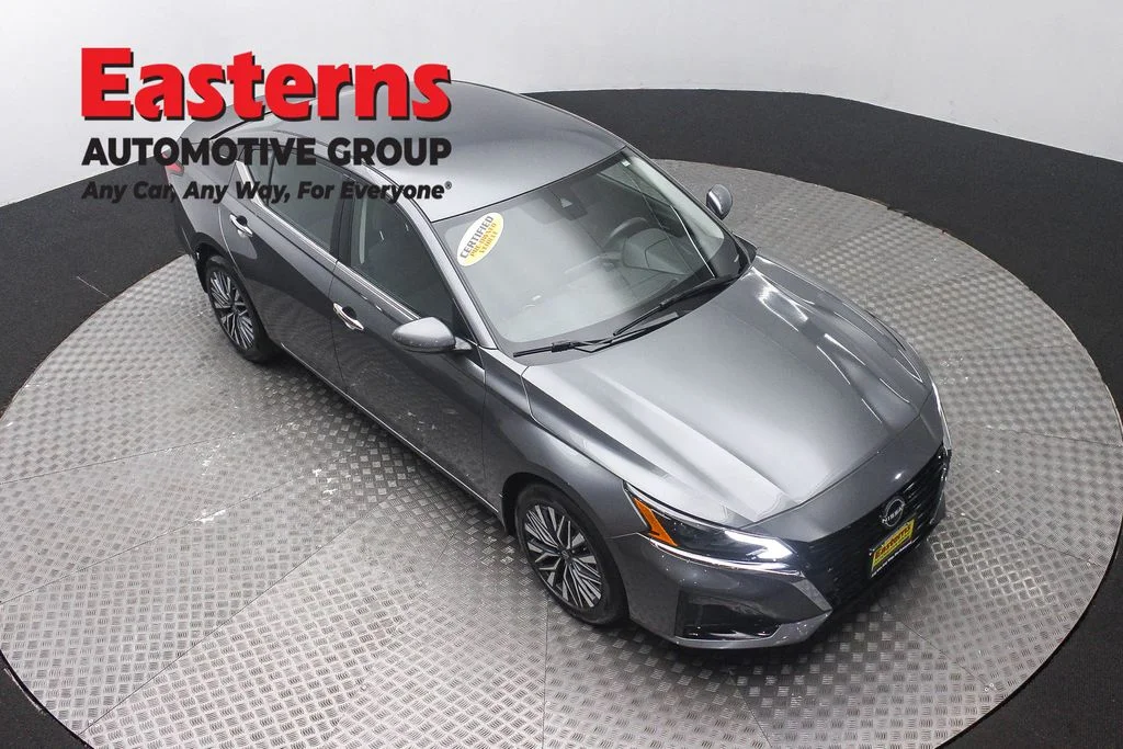 Used 2023 Gray Nissan 2.5 SV image 3