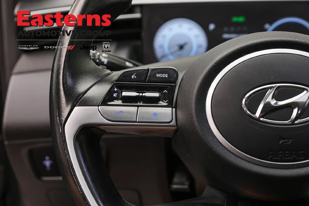 Used 2024 Gray Hyundai SEL image 17