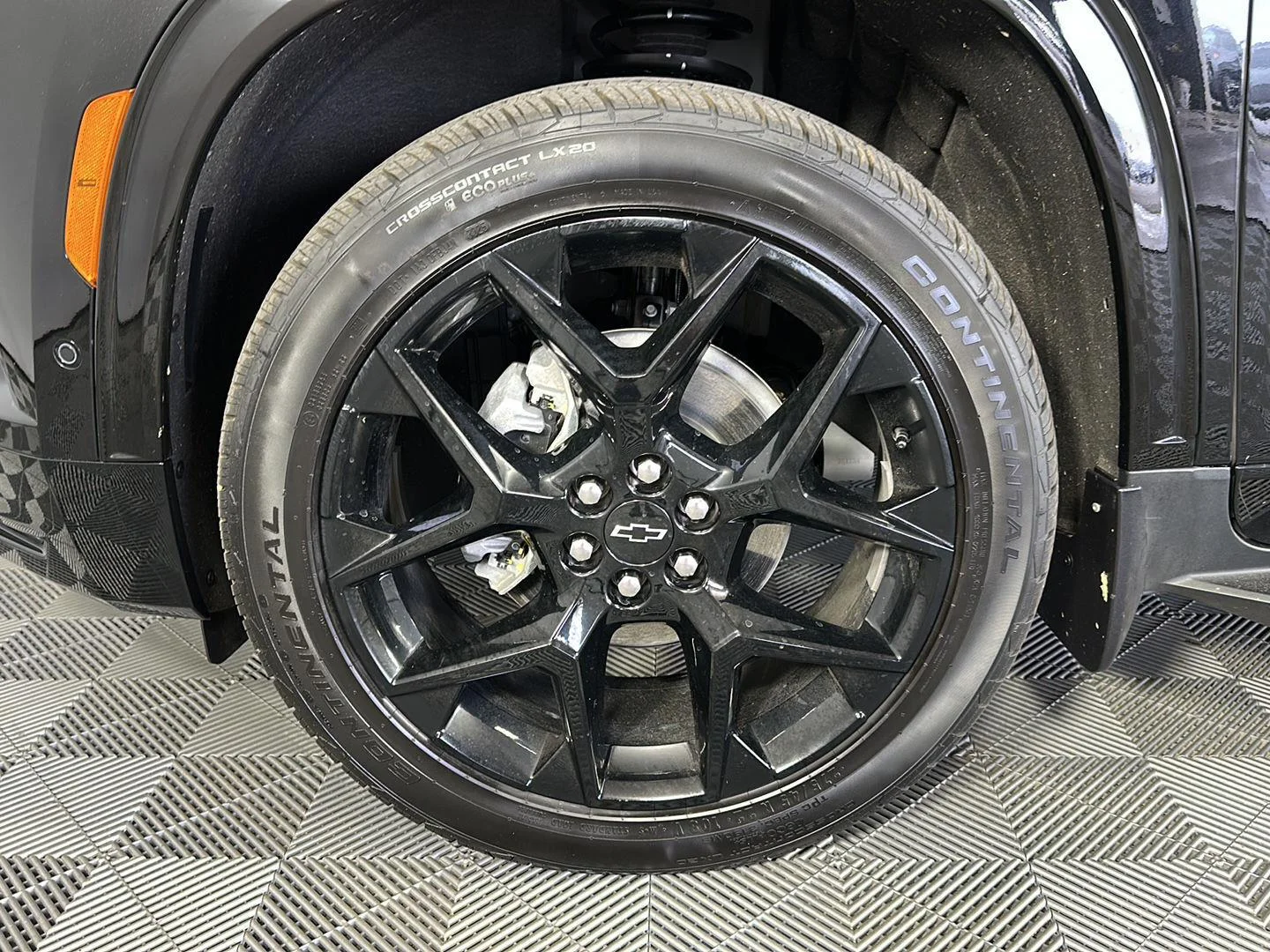 Used 2026 Mosaic Black Metallic Chevrolet AWD RS image 9